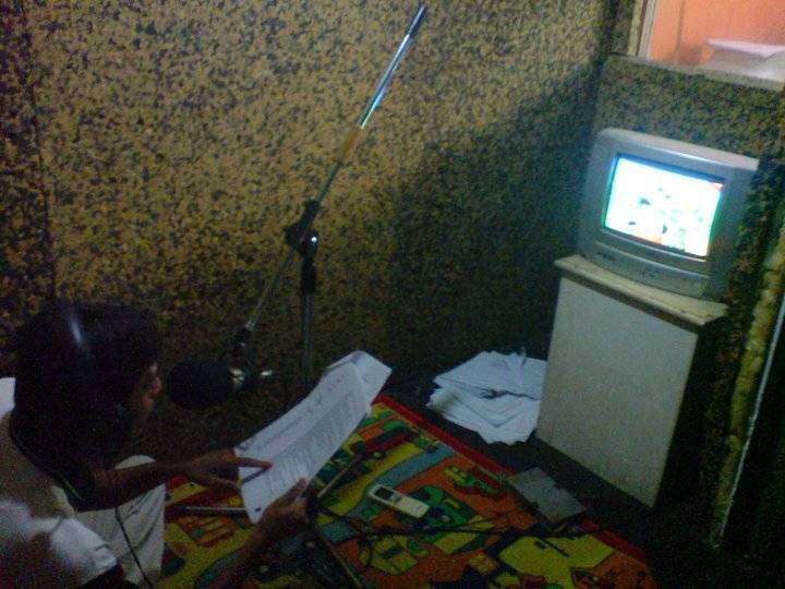 Tempat melakukan sulih suara. Di sini, teman-teman seiyu unjuk kebolehan.