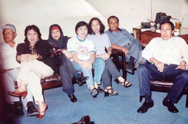 15952_1148134476121_5322990_n