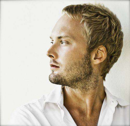 Rasmus Faber, DJ asal Swedia yang akan menangani bagian musik anime ini.