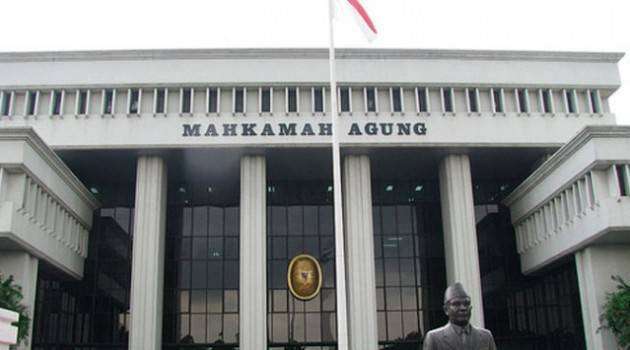 http://www.lensaindonesia.com/2013/03/27/gedung-utama-mahkamah-agung-ri-terbakar.html