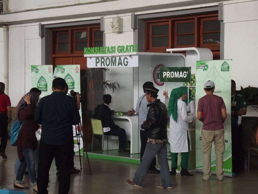 Stand Pemeriksaan Kesehatan Gratis Di Stasiun Jakarta Kota