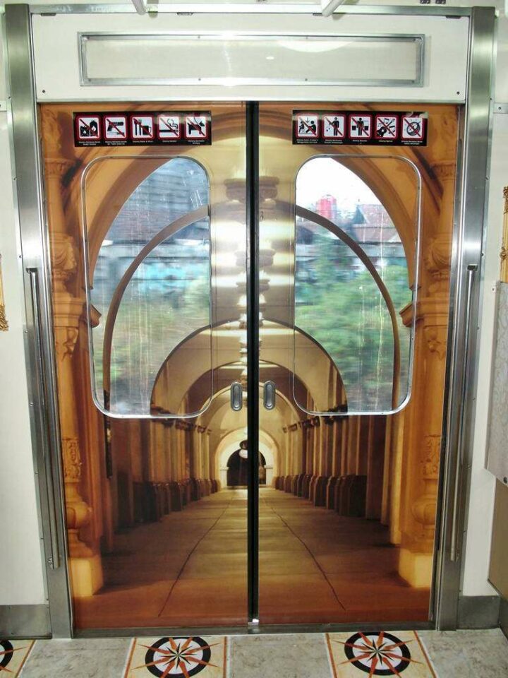 Pintu Kereta
