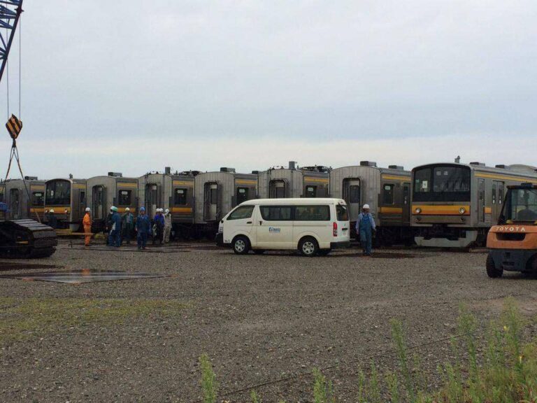 KRL JR205 saat di Pelabuhan Niigata | Foto oleh: Satohiro @DipoDepk