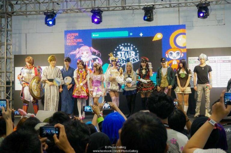 Para Guest Cosplayer Anime Festival Indonesia berkumpul di Mini Stage