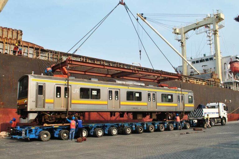 JR 205 ex-Nambu Line (NaHa 10) | Foto Oleh: Fasubkhanali