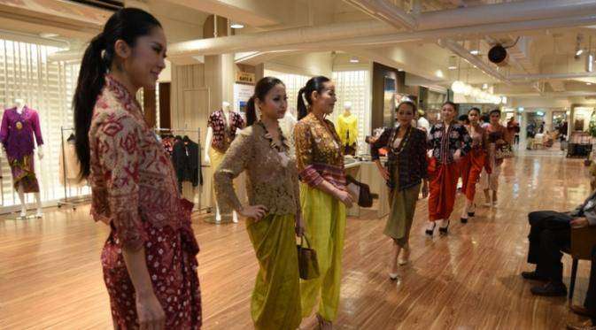 037033000_1444536401-Batik_Mitsukoshi__1_