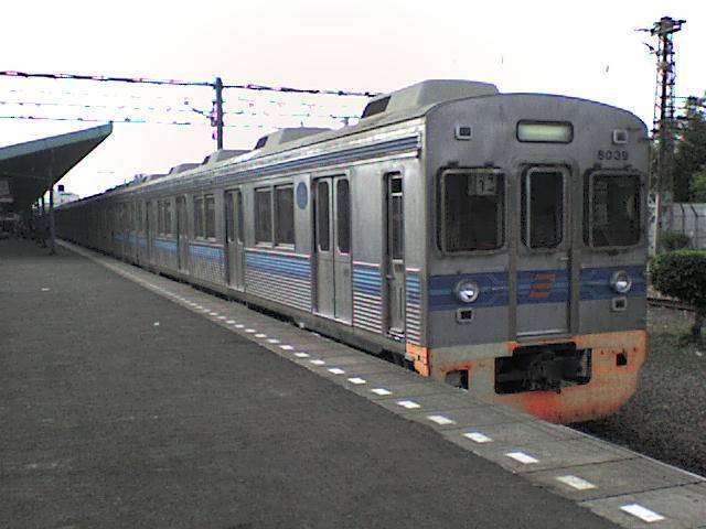 KRL seri 8000 eks-Tokyu jalur Toyoko, rangkaian 8039F dengan warna Biru kombinasi
