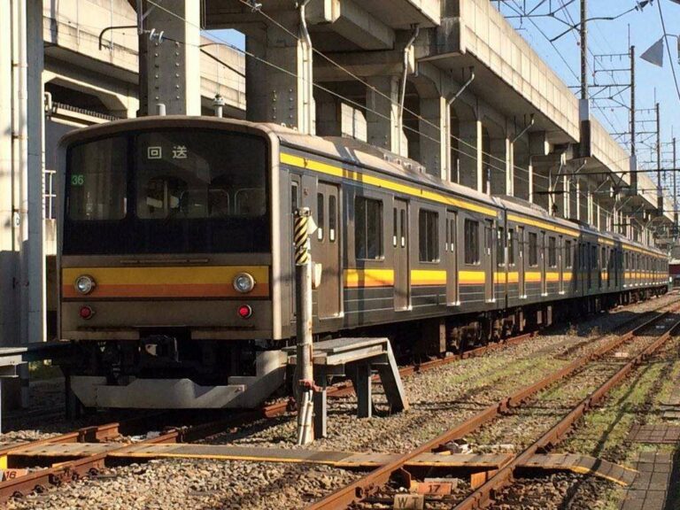 JR205-27 NaHa H43 | Foto oleh: Satohiro-san