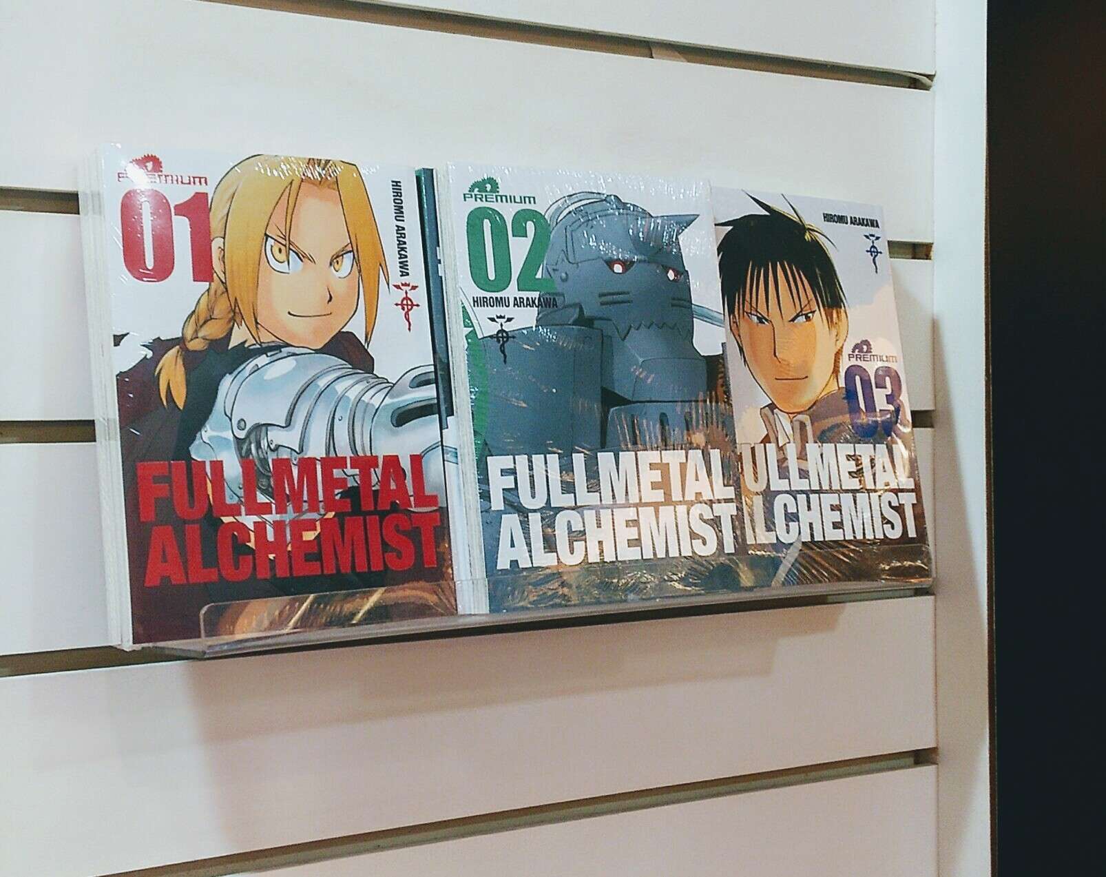 The premium edition re-release of "Fullmetal Alchemist" manga has been well-received.