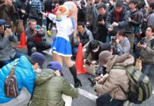 Etika dan Prinsip: Fotografer yang Memotret Cosplayer Dengan Sudut Rendah