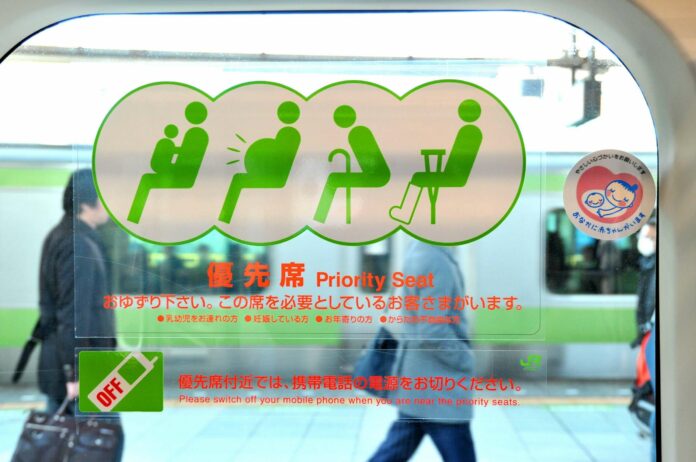 Priority Seat,mark, at Tamachi station, March 15, 2012.Kitazume reports. MIURA PHOTO.