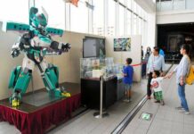 Museum Kereta Api Jepang Luncurkan Robot Shinkansen