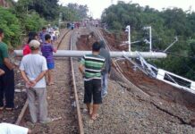 Ada Longsor, Perjalanan KRL Lintas Depok-Bogor Tertahan
