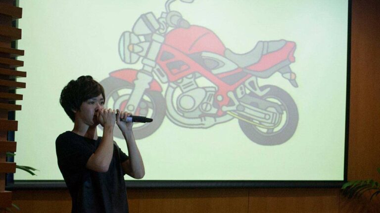 Genki menirukan berbagai suara