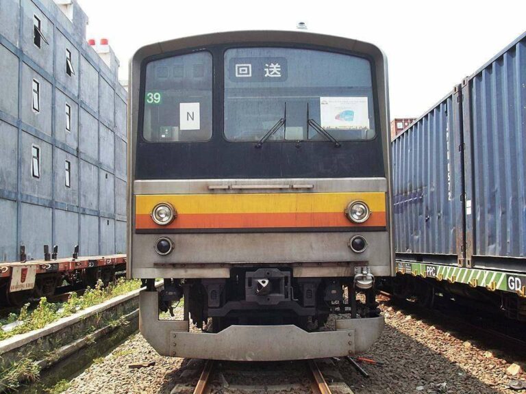 KRL JR 205 eks-Jalur Nambu (NaHa 39) di Stasiun Pasoso