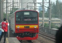 12 Januari 2016, KRL Formasi 12 Kereta Kembali Dioperasikan