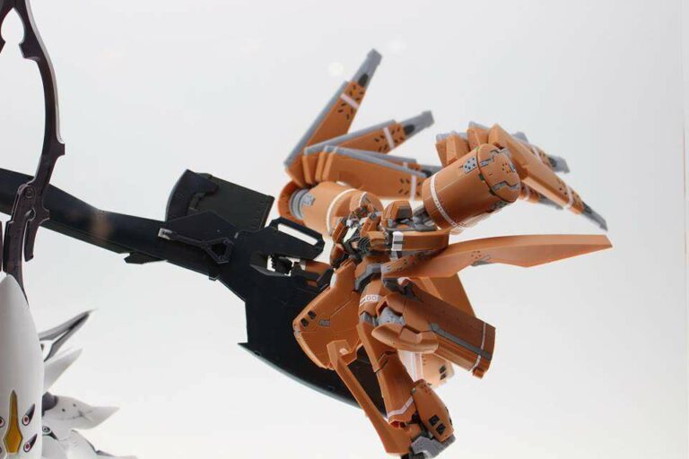 Kataphraktos dari seri Aldnoah.Zero unjuk kemolekan di perhelatan ini.