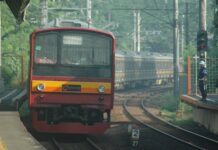 KCJ Tambah Perjalanan KRL dengan Formasi 12 Kereta