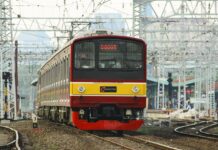 KCJ Tambah Perjalanan KRL Formasi 10 Kereta di Jalur Maja