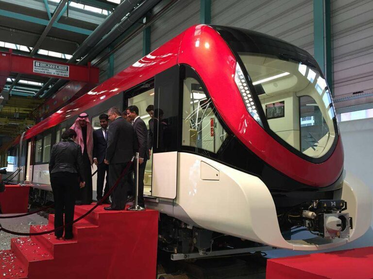 tn_sa-riyadh-metro-siemens-inspiro-unveiling-people2