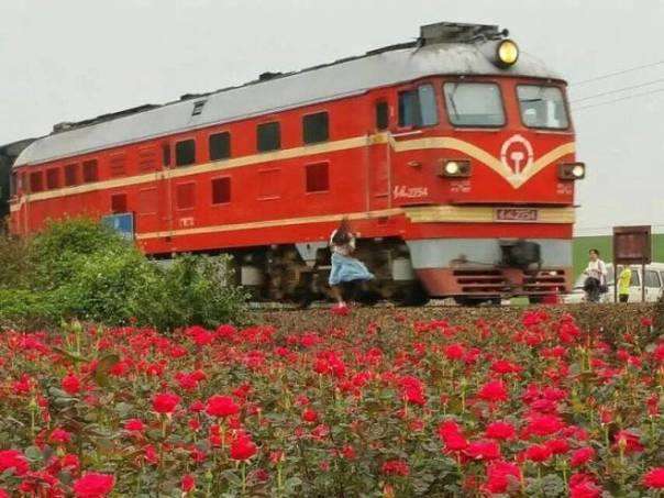 Salah satu foto insiden tersebut yang menimpa remaja perempuan tersebut | Foto: CCTV China