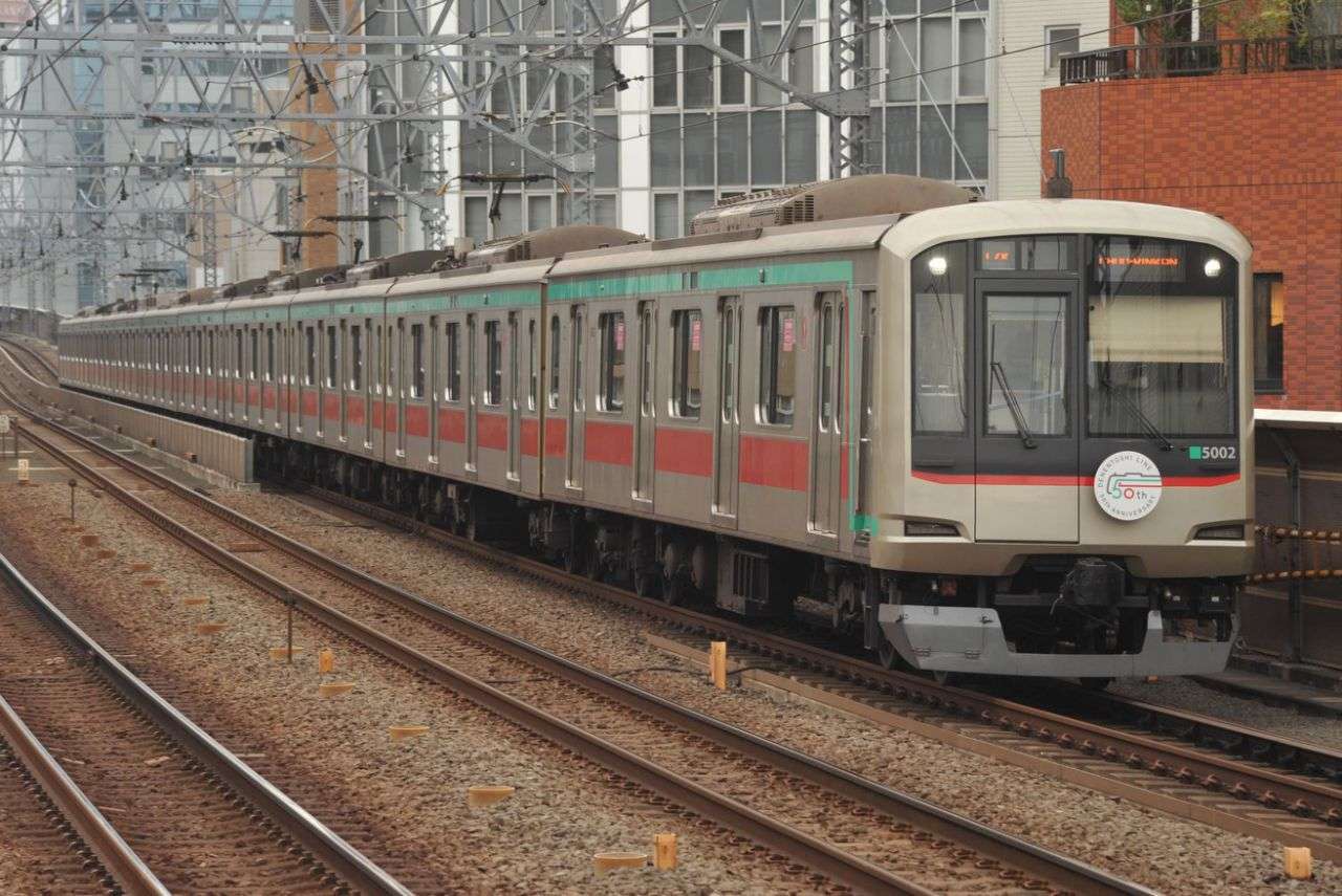 20160403002 armada kereta rel listrik milik Tokyu, seri 5102F dengan HM | Foto: Adeliae-san