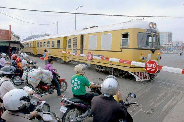 kamboja Kamboja Operasikan Kembali Layanan Kereta Api
