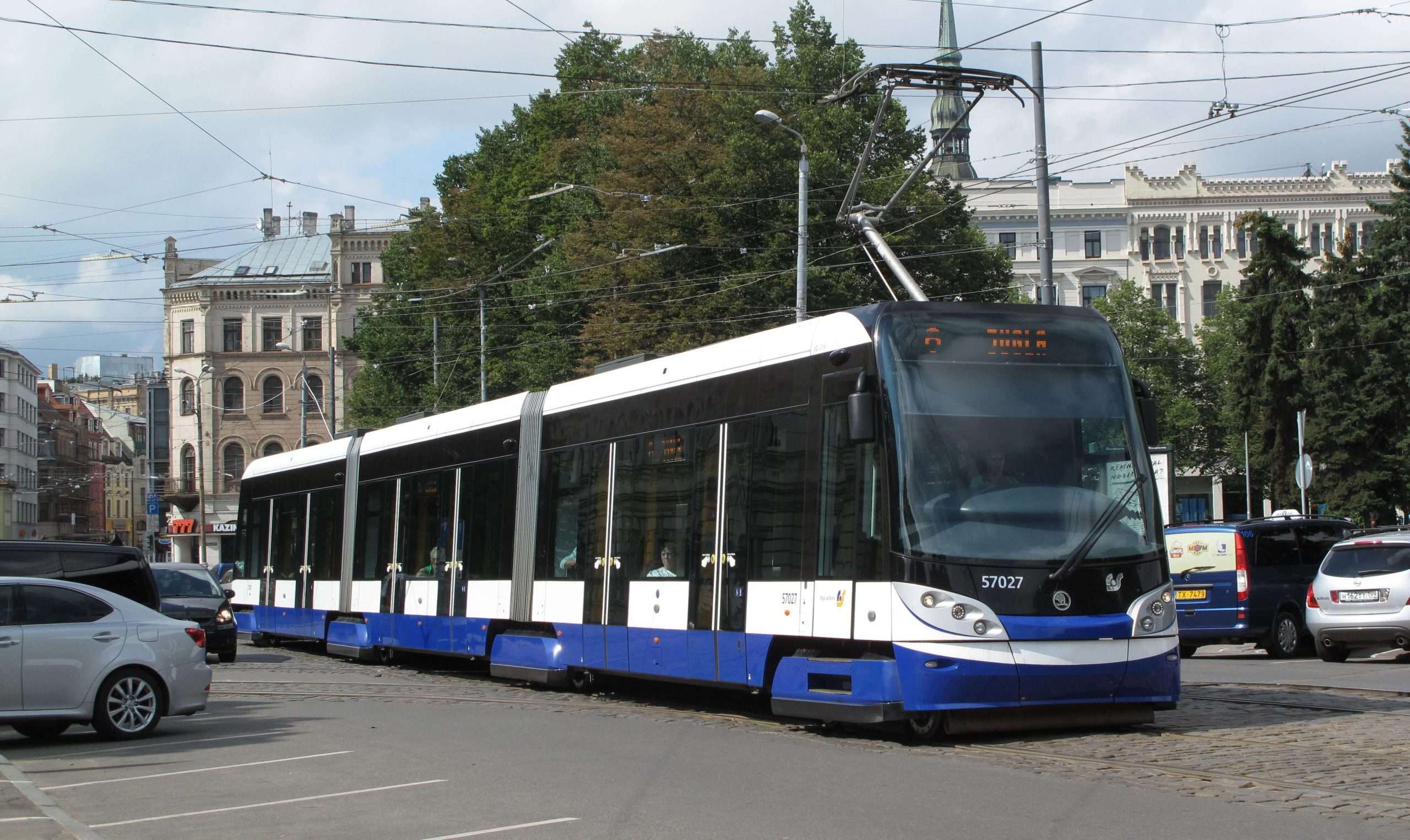 Škoda_15T_v_Rize