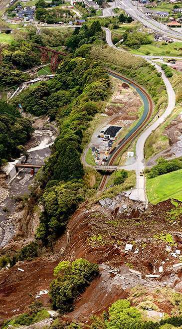 Longsor akibat gempa yang terjadi di dekat Tateno Station | Foto: Haruki Morishita