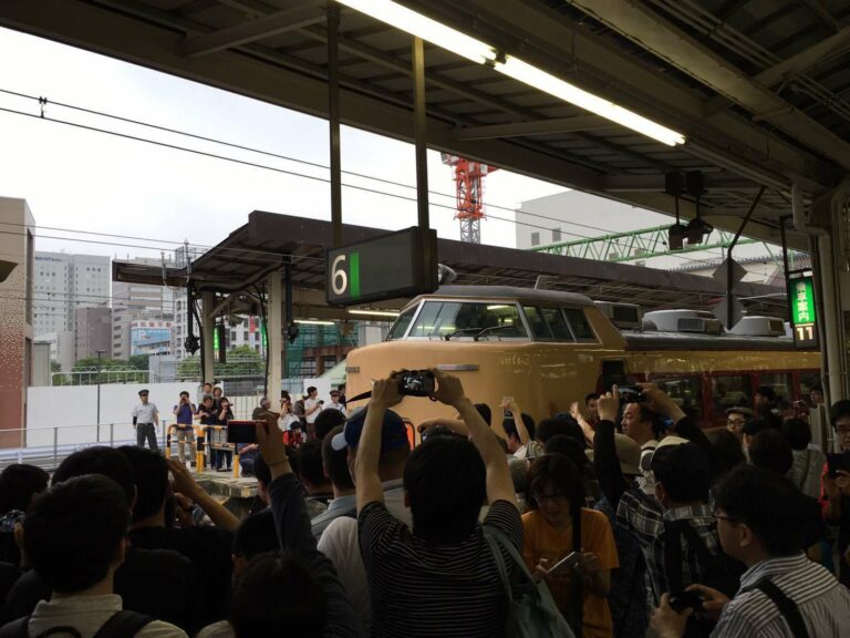 Tidak ingin melewatkan momen | Foto: Hiroki-san