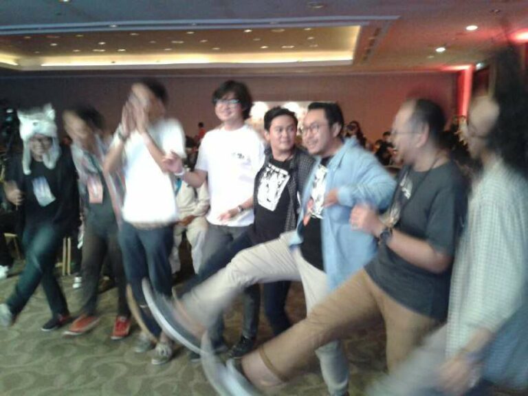 Dan tentu sorak-sorai para VVOTS