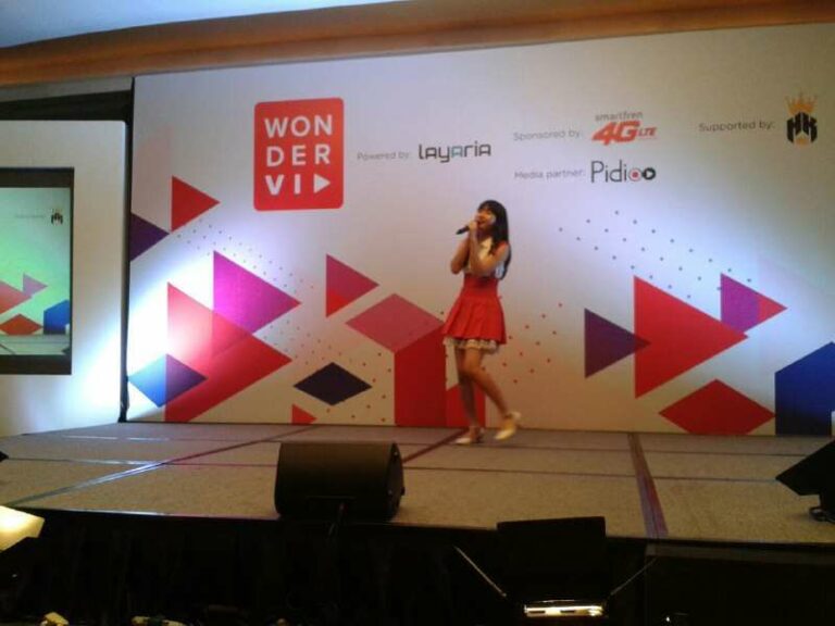 Giliran Meliana dengan tembangnya