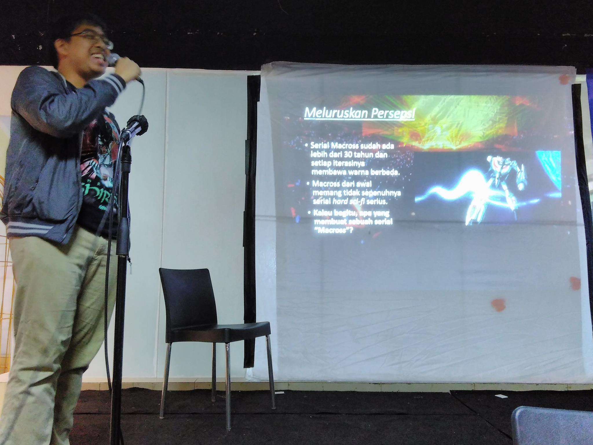 Diskusi panel Macross 101