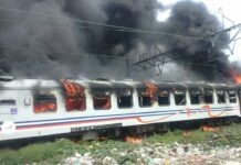 Rangkaian KA Kertajaya Terbakar Di Tanjung Priok KA Kertajaya Terbakar Di Tanjung Priok