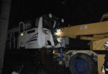 Crane LAA Seruduk KA Angkutan Semen, Perjalanan KRL Terganggu