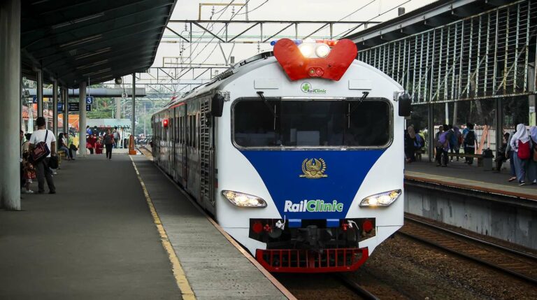 Kereta kesehatan milik PT KAI, Rail Clinic | Foto: Farouq Adhari