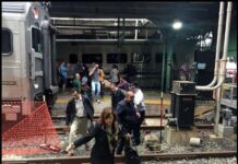 KA Komuter Tabrak Stasiun Hoboken di New Jersey