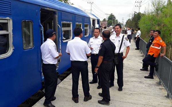 VP Divre 1 SU, Mateta Rijalulhaq berdialog dengan rombongan | Sumber: Kereta Api Kita 