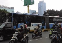 Bosan Antrian KRL Manggarai Sampai 2019? Gunakan Transjakarta!