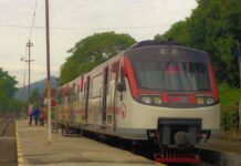 Jalur KA Menuju Wonogiri Terkikis Banjir, Perjalanan Railbus Dibatalkan Jalur KA Menuju Wonogiri Terkikis Banjir