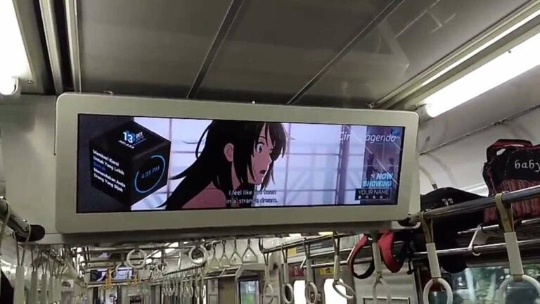 Penampakan trailer your name. di dalam KRL