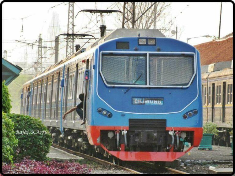 KRL-I Prajayana saat berdinas sebagai KRL Ciliwung | Foto: Fasubkhanali
