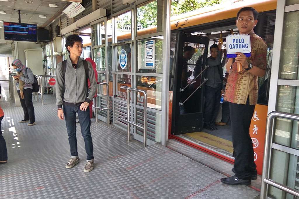 Onboard Transjakarta Uji Coba Rute Baru Transjakarta