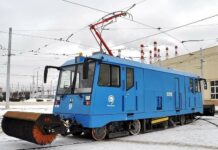 Operator Tram Moscow Uji Coba Purwarupa Tram Pembersih Salju Wujud dari purwarupa tram pembersih salju milik Rusia.