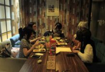 Mempelajari Sejarah Pedang Tradisional Jepang di Cosplay Cafe: Rendezvous of Swords