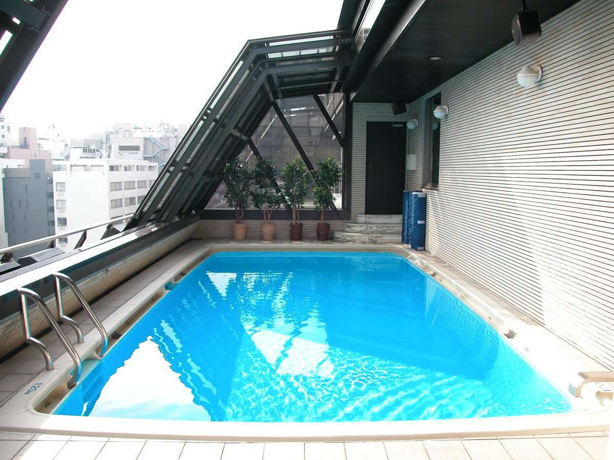 kolam renang 'legendaris'