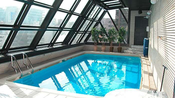 kolam renang 'legendaris'