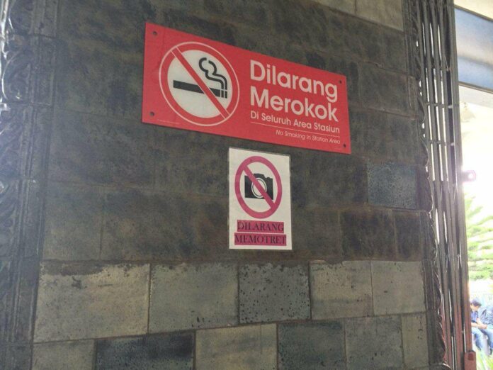dilarang-memotret-stasiun-priok