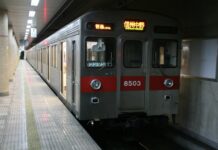 Tabrak Truk di Perlintasan, KRL seri 8500 Milik Nagaden Anjlok KRL seri 8503 rangkaian 8503F milik Nagano Dentetsu (Nagaden) | Sumber: http://tomodachiya0221.at.webry.info