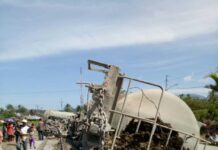 KA Angkutan Semen Anjlok dan Terguling di Stasiun Pauhlima Gerbong angkutan semen yang terguling di stasiun Pauhlima | Sumber: Istimewa
